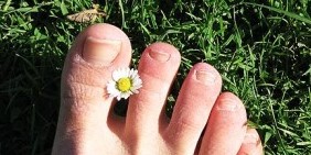 Grzybica paznokci na nogach